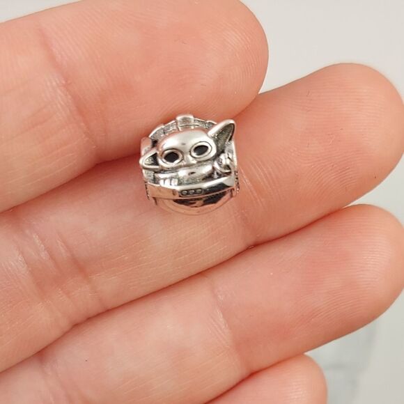 925 Silver Grogu and Crib Charm - Picture 3 of 6
